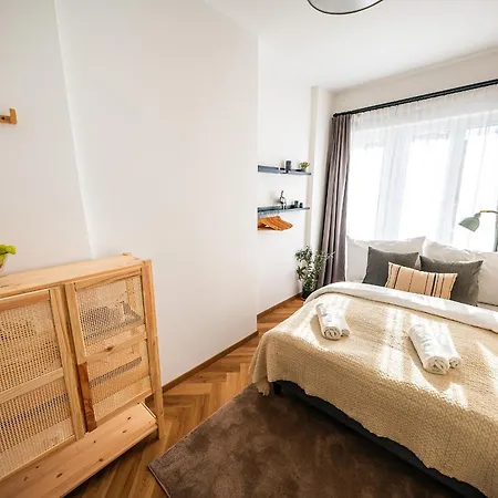 2br 1,5bath Chic Near Wenceslas Square * Praga